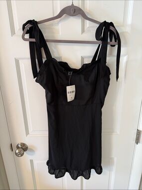 Forever 21 Black Tie-Shoulder Ruffle Mini Dress Size Medium